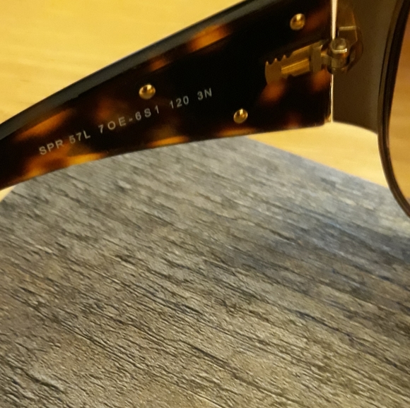 Prada sunglasses - Picture 5 of 5